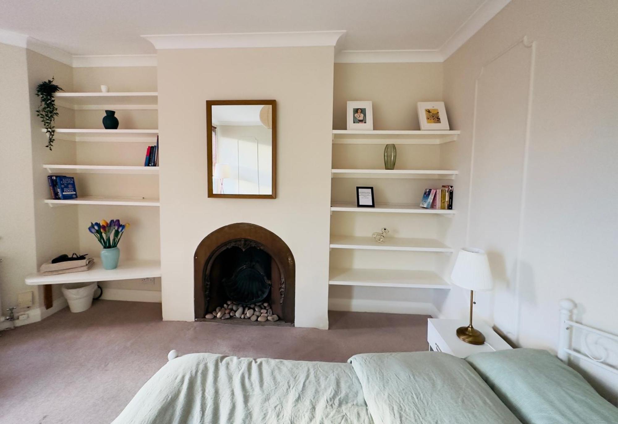 Gazde/Camere de închiriat Cosy 3 Bedroom Flat Nearby Willsden
